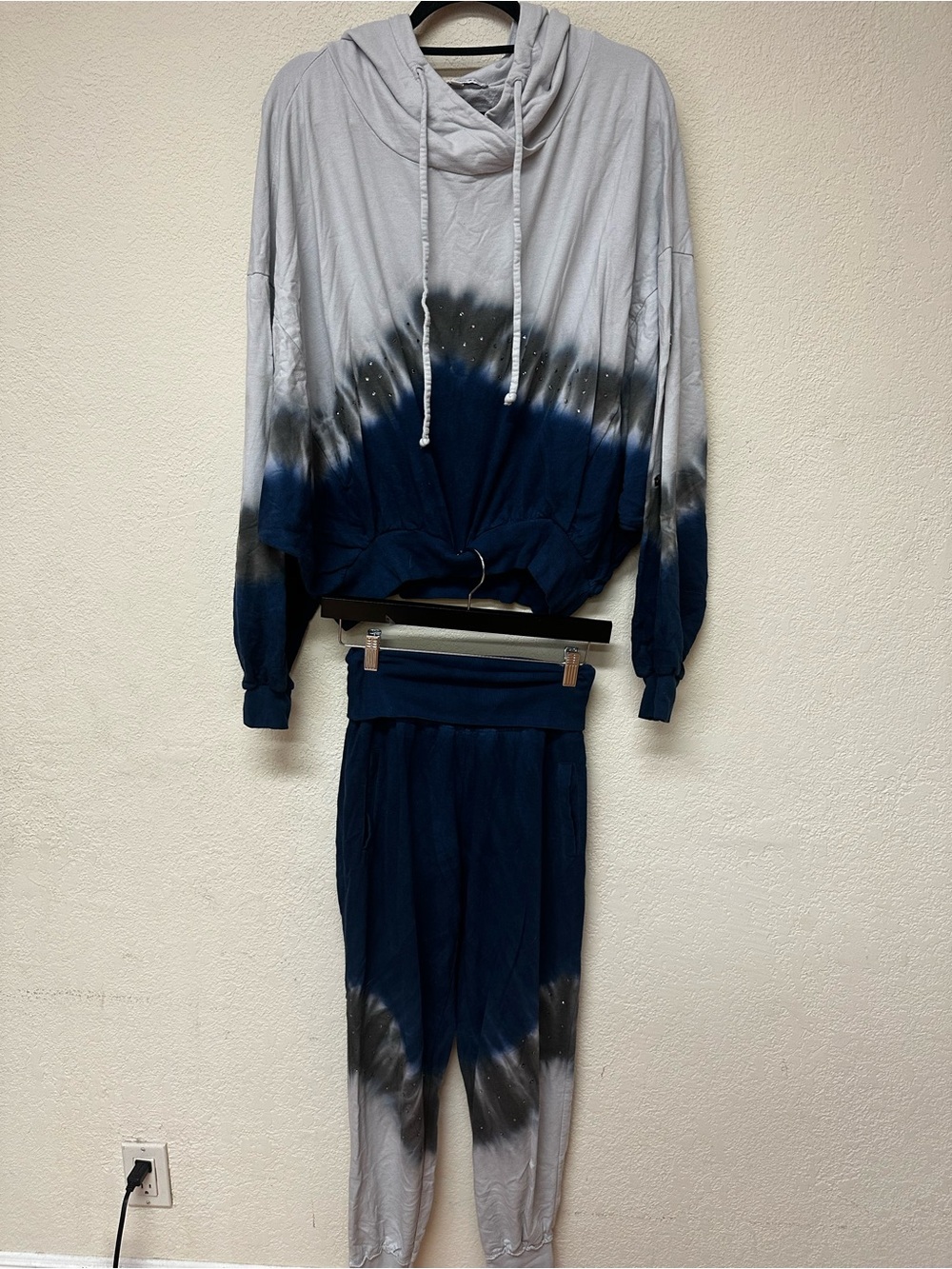 Young Fabulous & Broke womans Tie-Dye Hooded Jogger Set - Blue & Gray size M/L